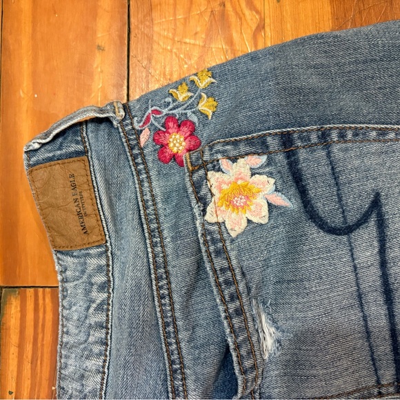 American Eagle Outfitters Floral Embroidered Denim Skirt - Picture 8 of 8